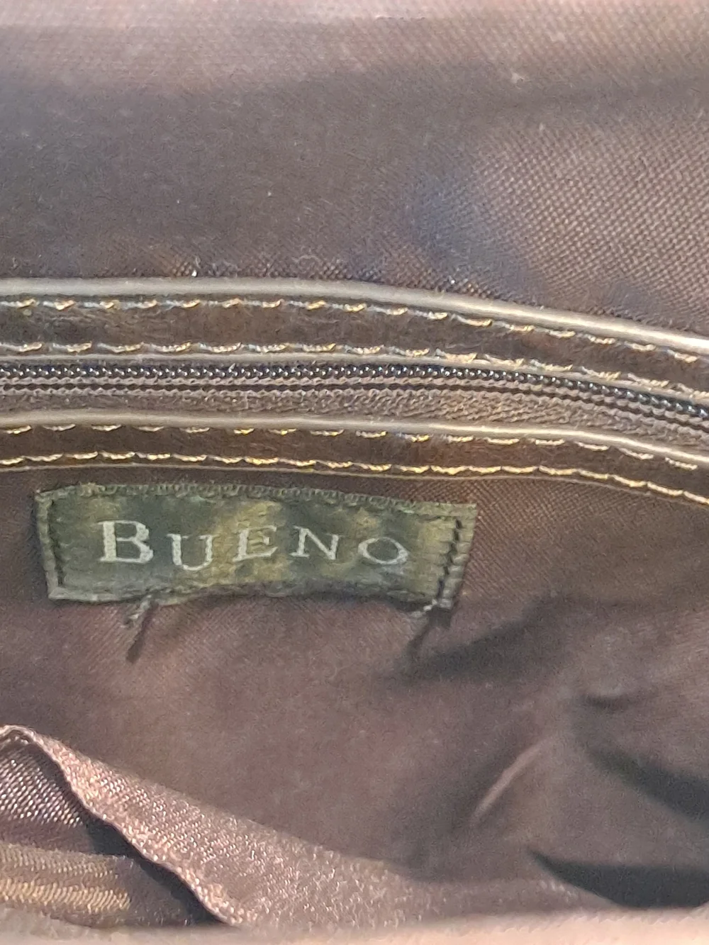 Bueno adjustable lock